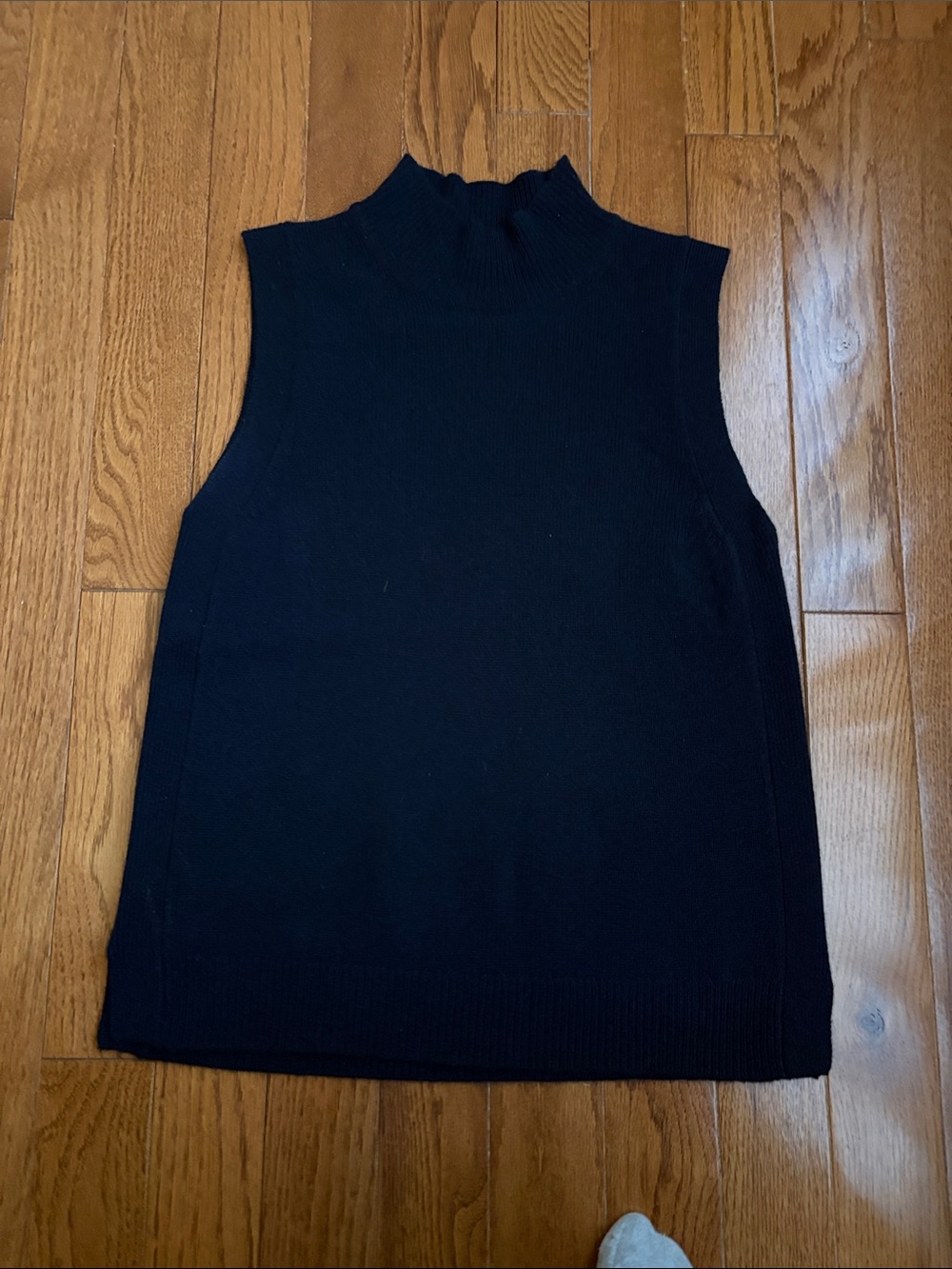 Sleeveless Mock Neck cashmere Top - navy